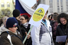 demonstrace-7-4-2013-vaclavske-namesti-aneb-soumrak-kmotru-4-videa