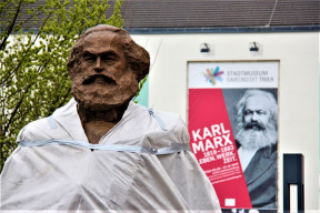 drzme-se-pevne-hodnot-zapadu-tedy-marxismu-a-sebedestrukce