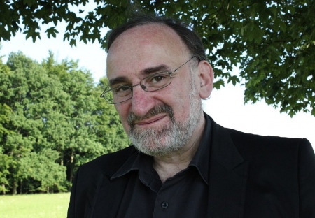 Stanislav Novotný: Kdo odkáže úřady cizích států do patřičných mezí?