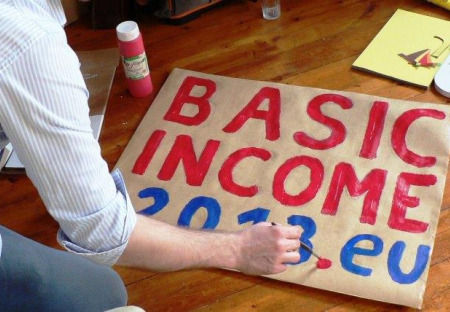 Základní nepodmíněný příjem + Základný príjem (dokument)
