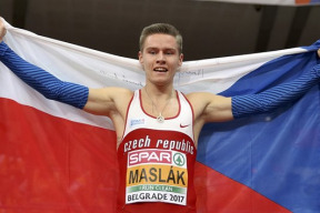 maslak-bezel-pomaleji-ale-prokazal-charakter