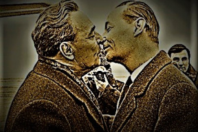 k-bourlive-diskusi-nad-21-srpnem-aneb-trapne-nemoderni-na-faktech-zalozeny-prispevek-do-post-fakticke-debaty