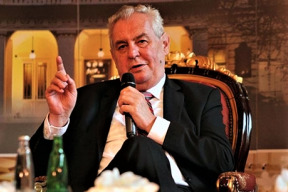milos-zeman-je-rasista-chce-po-lidech-aby-pracovali