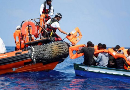 Řecko: Pašování lidí "humanitární" organizací