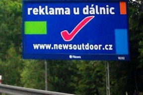 pirati-predlozili-prehled-nelegalnich-billboardu-na-dalnici-d1-a-vyzyvaji-ministra-toka-k-podani-zaloby