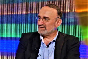 na-prahu-zmen-lide-prestali-uznavat-demokracii-a-respektovat-vysledky-voleb-kdo-sedel-na-lavicce-vaclava-havla-v-kosicich-a-proc-jsou-mladi-lide-zblbli