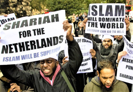 Strach pojmenovat terorismus pravým jménem?