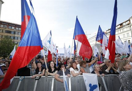 Demonstrace SPD - 25.4.2019 (Ortel, Ivan David, Tomio Okamura, Marine Le Pen, Gert Wilders...)