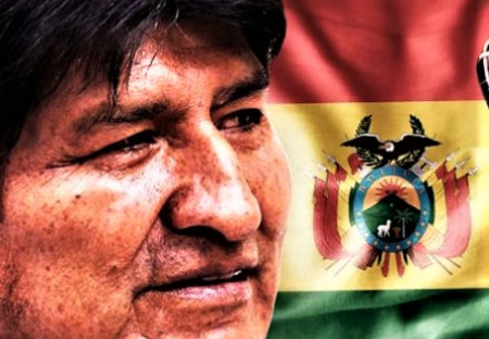 Boj o vládu v Bolívii pokračuje. Místopředsedkyně Senátu se prohlásila za prezidentku