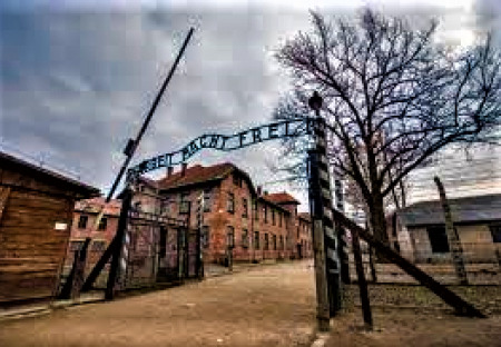 Wikipedie začíná přepisovat historii - Osvětim neosvobodilo Rusko