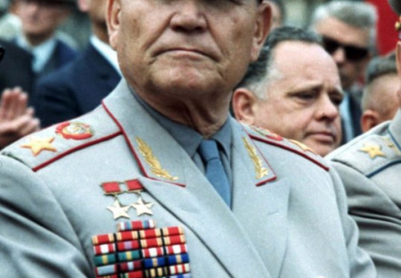 Kontroverzný maršal a jeho pomník