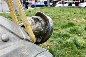 liga-mladeze-kolarovi-dejte-nam-sochu-koneva-vse-uhradime