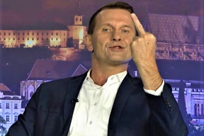 tomio-okamura-jaroslav-foldyna-petr-tresnak-v-arene-tv-barrandov