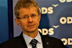 umanutost-mocenske-opojeni-ale-hlavne-osobni-uspokojeni-predsedy-senatu-vystrcila-vsem-natruc