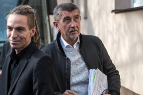 vlada-zcela-selhala-v-ochrane-lidi-i-firem-pred-koronavirem-pirati-predstavili-nutna-opatreni-proti-pretizeni-zdravotnictvi-a-zmrazeni-cele-ekonomiky