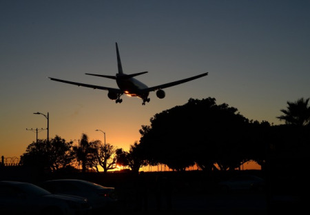 Střelba na letišti v Los Angeles: další inscenovaný útok?