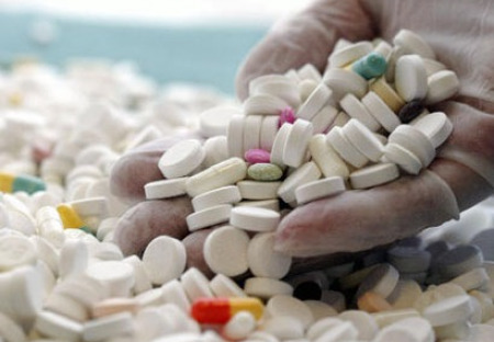 Vědci: Nejsme schopni nic udělat se superbacily odolnými k antibiotikům, které miliony z nás brzy zabijí