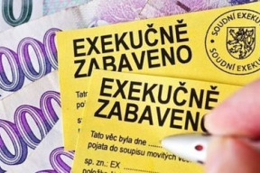 uleva-pro-statisice-lidi-v-krizi-pirati-spoluprosadili-odklad-mobiliarnich-exekuci-a-zvyseni-chranene-castky-na-uctu