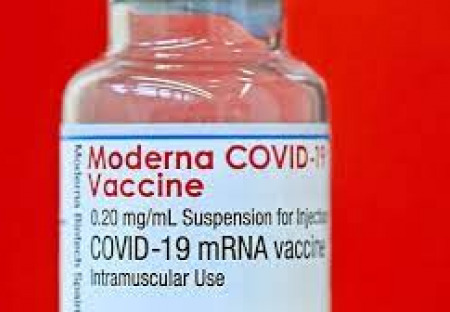 V Japonsku pozastavili 1,6 milionu vakcín Moderny kvůli hlášením o kontaminaci