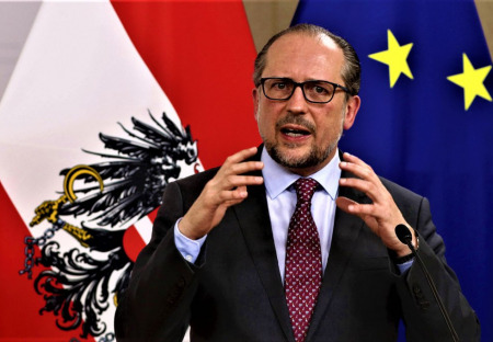 RAKOUSKO: Rakouská vláda v panice?
