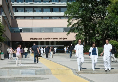 Vrchní sestra fakultní nemocnice ve slovinské Lublani rezignovala v přímém přenosu na svou pozici se slovy, že už se nebude podílet na krytí spiknutí!