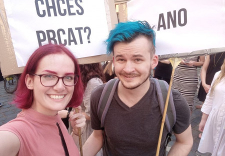 Vláda představila programové prohlášení. Obsahuje řadu pirátských priorit jako dostupné bydlení,...