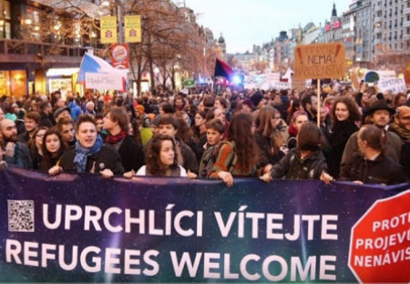 Migranti pripravili „nezabudnuteľný“ Silvester Taliankam pred Dómom v Miláne