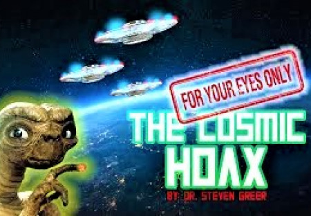 Film Stevena Greera: Odhalení vesmírného hoaxu