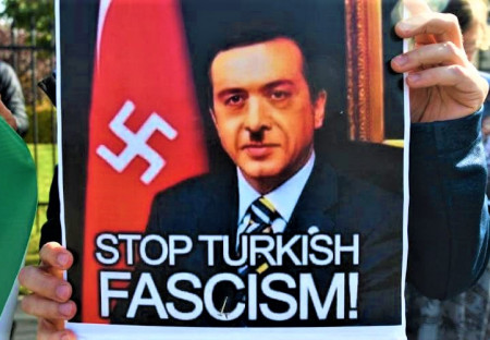 Turecko okupuje severní Kypr a teď si brousí zuby na zbytek země