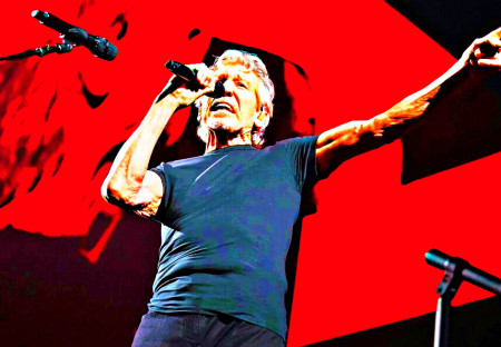 Zakladatel Pink Floyd Roger Waters: „Biden je válečný zločinec“