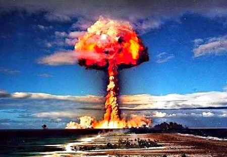 Západ musí zaútočit na RF jadernými zbraněmi!