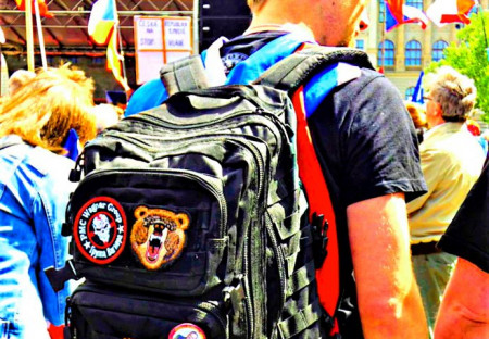 OPOZIČNÍ AKTIVISTÉ SOUZENI ZA NÁZOR, ALE VRAZI ZŮSTÁVAJÍ NA SVOBODĚ