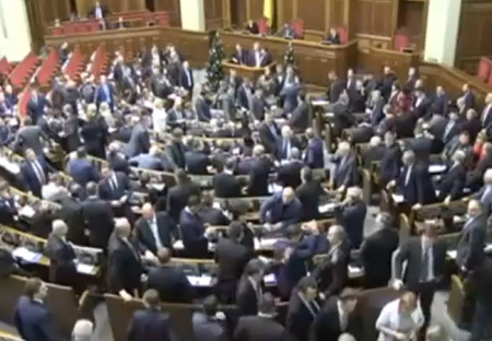 Když dobytek tvoří demokracii: Podívejte se jak se na Ukrajině hlasuje