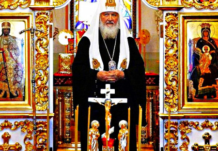 Ukrajinský zákaz zameraný na pravoslávnu cirkev napojenú na Moskvu ohrozuje pomoc USA