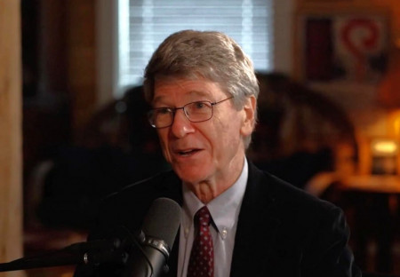 J. Sachs: Američané hrají poker, Rusové šachy. Evropa není schopná diplomacie, jen válečného štvaní