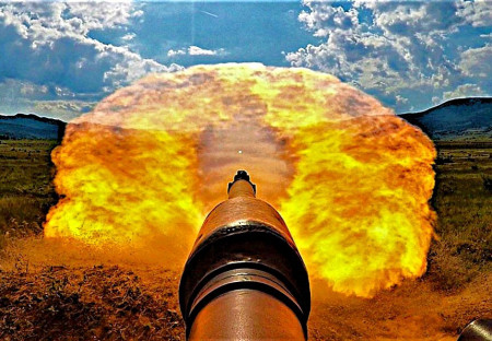 2/ Z Russkoj Vesny (25.5. - 26.5.2025): Západ zrušil veškerá omezení týkající se dosahu zbraní, předávaných na Ukrajinu.