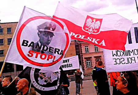 Polský prezident zablokoval prodloužení finanční podpory Ukrajině a požaduje zavedení trestnosti propagace banderismu!