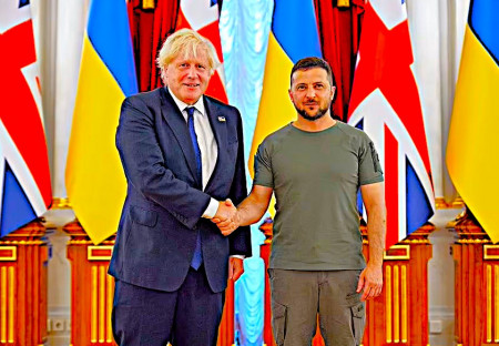 Britská média: B. Johnson obdržel od zbrojní společnosti 1 milion liber na udržení války na Ukrajině!