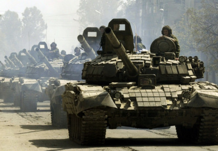 Chystá se masakr civilních obyvatel? Novoruský Slavjansk obklíčilo více jak osmdesát tanků ukrajinské armády