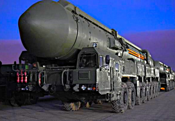 ohnive-koule-na-krvave-obloze-zapad-s-hruzou-popisoval-novy-uder-raketou-oresnik