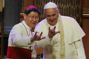 papez-satanista-se-modli-za-zemana