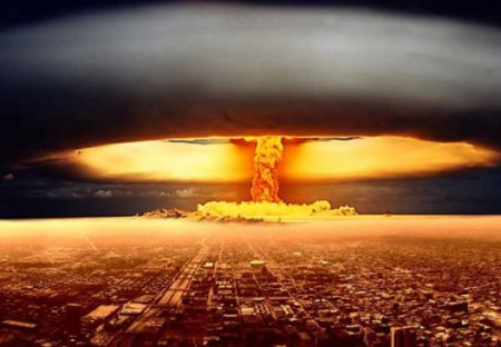 Vrcholná americká velitelka zatčena, protože odmítla vypustit jaderné střely na Rusko