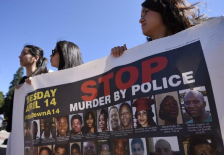 Šokující nové video ukazuje, jak americká policie zavraždí neozbrojeného občana státu Utah