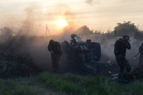 doneck-pod-tezkou-delostreleckou-palbou-situace-je-vybusna-videa