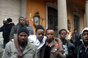 pekelne-souziti-s-migranty-a-politiky