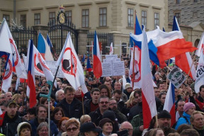 demonstrace-za-podporu-prezidenta