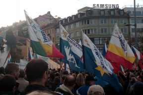 uprchlici-slzak-a-policejni-manevry
