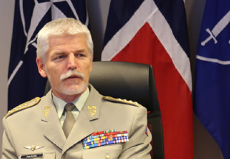 O krok blíže světové válce: generál Pavel hrozí Srbům