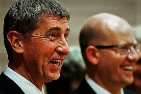 pirati-sobotka-a-babis-taji-vlastniky-firem-podporuji-tim-korupci