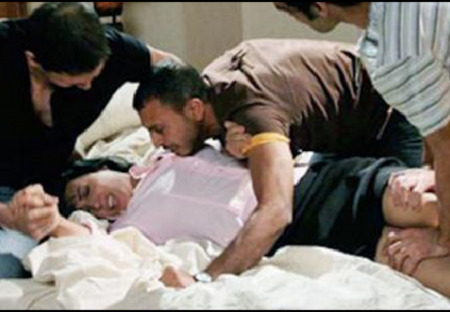 Tomu neuvěříte. Švédská TV radí sexuálním násilníkům z řad uprchlíků, aby se vymluvili na náměsíčnost...